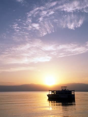 Auringonnousu Langano-järven rannalla oli kaunis, mutta kylmä!